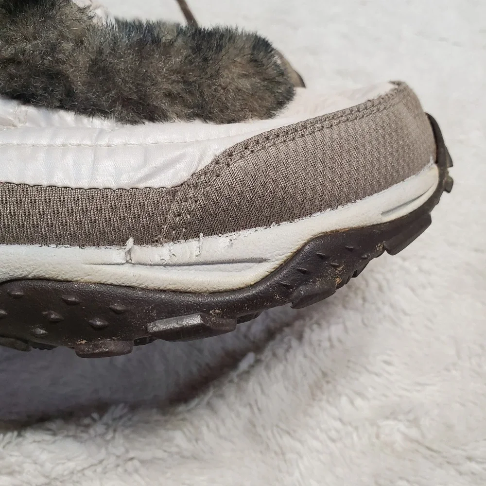 The North Face Ivory Grey Fuzzy Snow‎ Boots Kids Youth Girl 5 Casual Cozy Winter